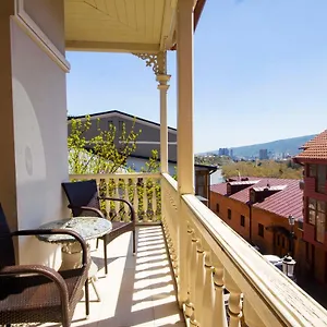 https://top-gold-hotel.alltbilisihotels.com